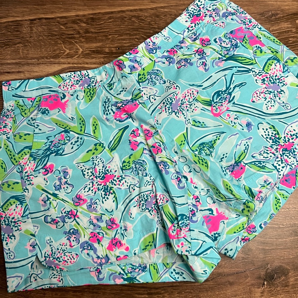 Lilly Pulitzer EUC Ocean View Board Shorts Size M